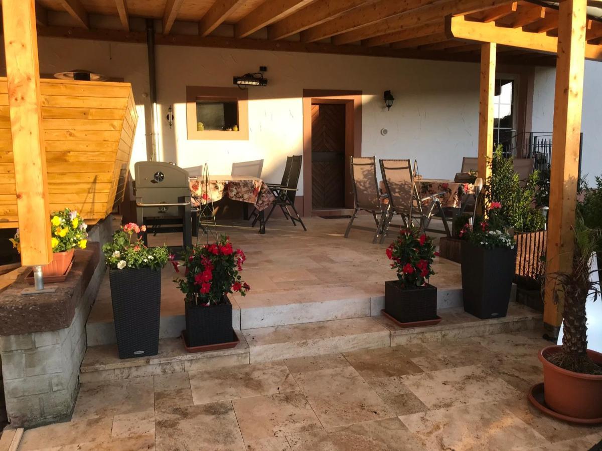 Pension Schmitz Serrig Esterno foto